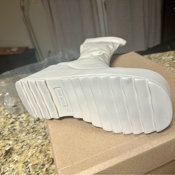 Steve Madden | Proceed Platform Wedge Boots in Bone, size 8.5US - Picture 6 of 9